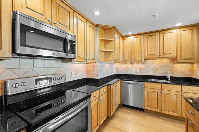 Building Photo - 345 Bayshore Blvd