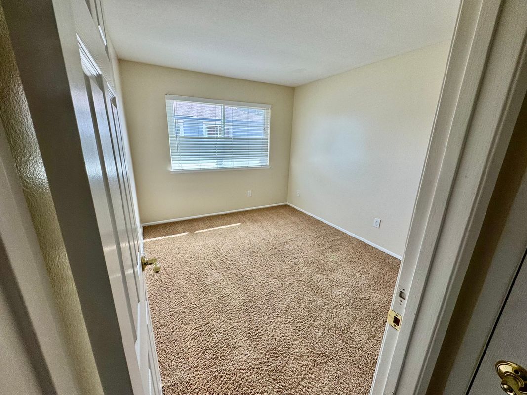 Building Photo - 4638 Via Vista Cir