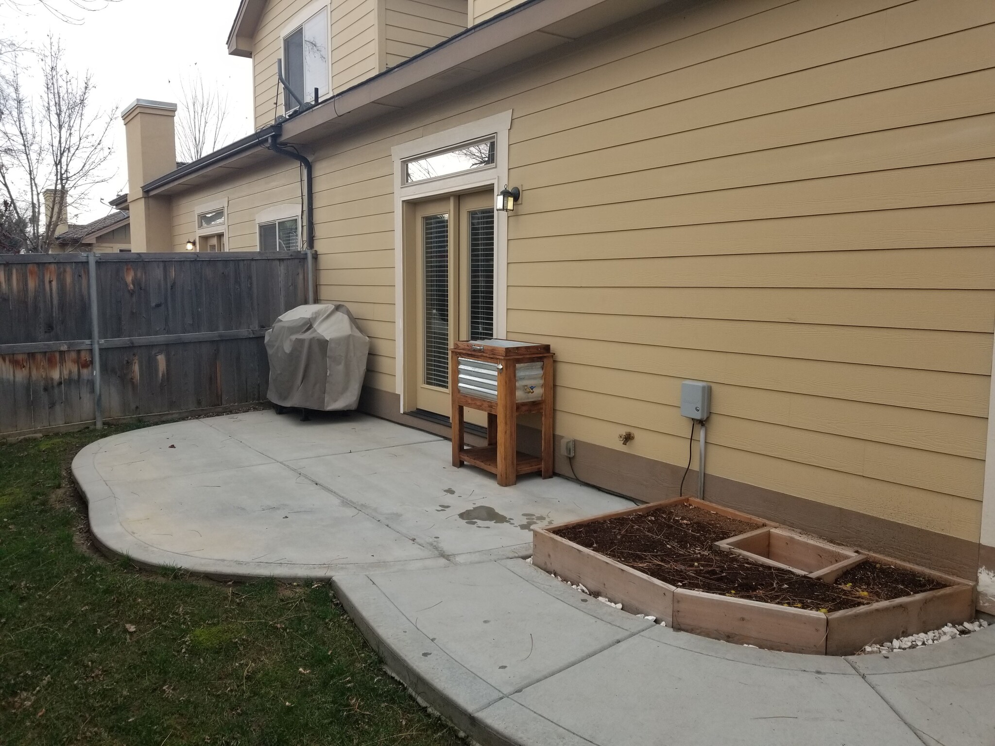 Yard/Patio 2 - 2661 E. Humboldt Ln