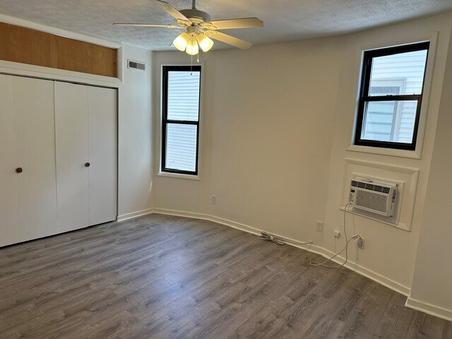 Building Photo - 5742 Howe St
