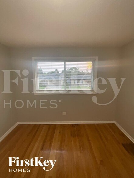Building Photo - 16817 Ellis Ave