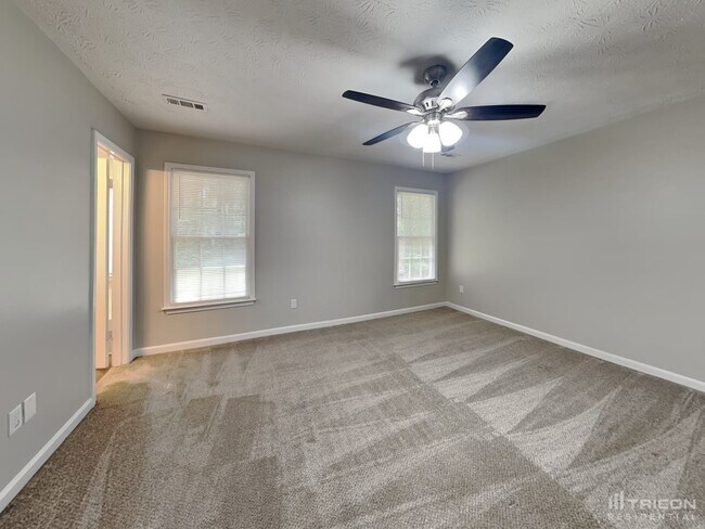 Building Photo - 40 Rosebud Ln