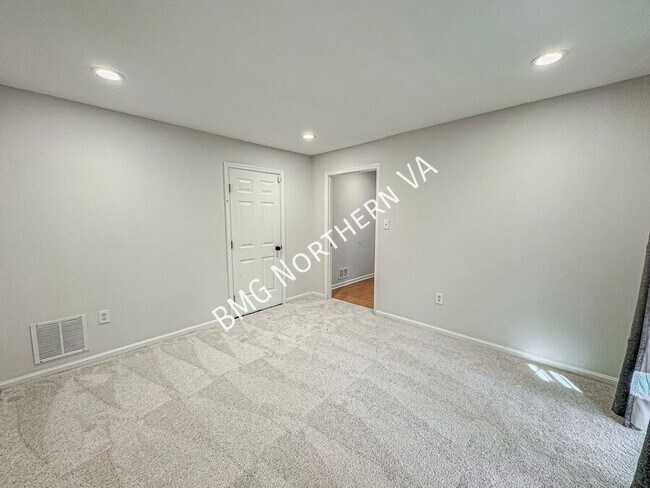 Building Photo - 4647 Flatlick Branch Dr