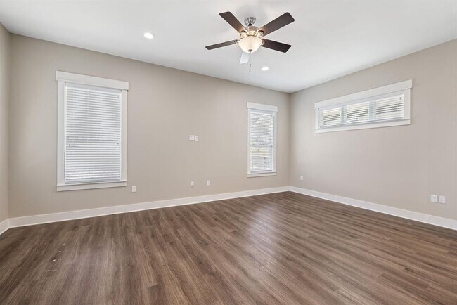Building Photo - 1706 Cedar Bend Dr