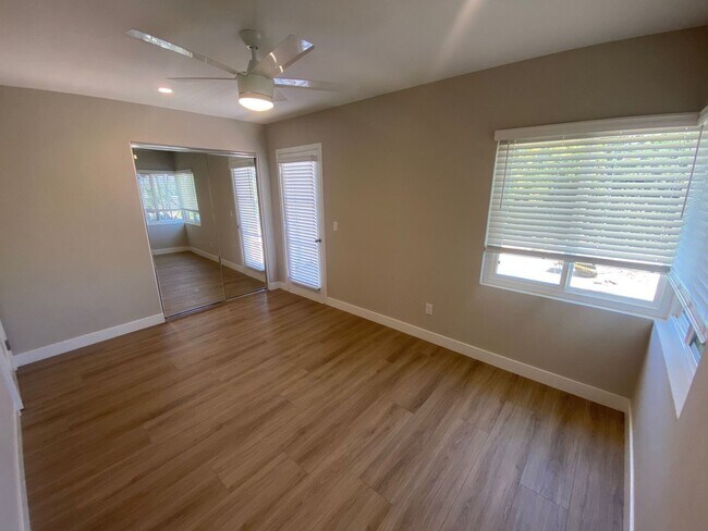 Building Photo - Recently Renovated! 4BD/2BA