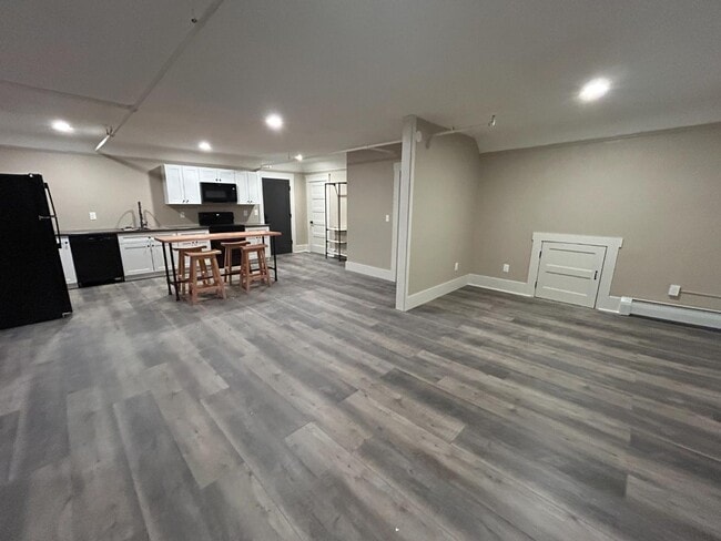 Building Photo - 365 Summer St