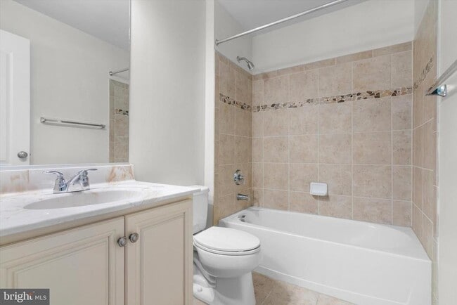 Building Photo - 43187 Loudoun Reserve Dr