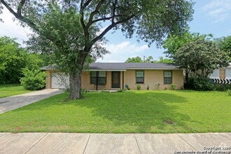 Building Photo - 6827 Biscayne Dr