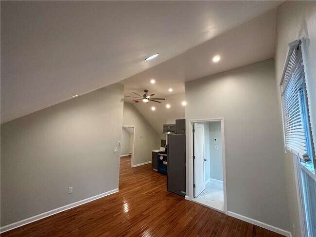 Building Photo - 29 Demarest Ave