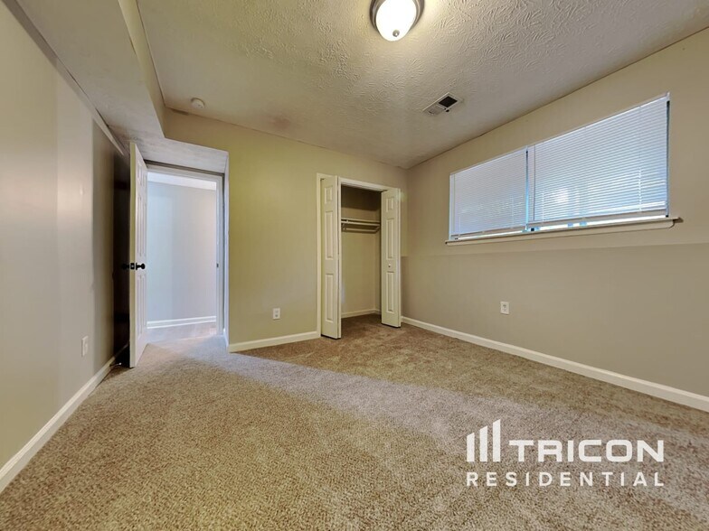 Building Photo - 3946 McGill Dr