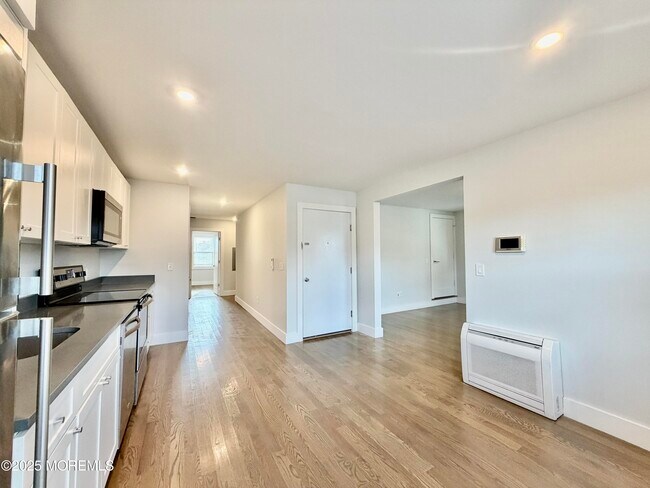 Building Photo - 512 Sixth Ave