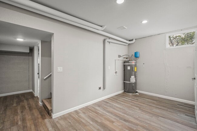 Building Photo - 2315 Armstrong Ln