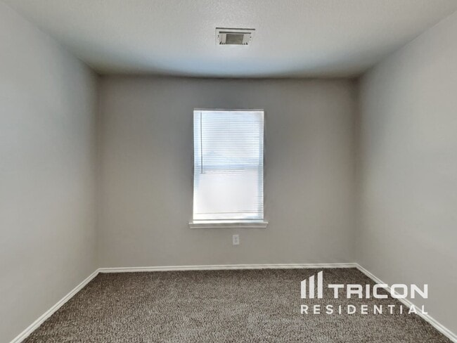 Building Photo - 12439 Sterlingstone Dr
