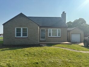 Building Photo - 6507 Kenwood Ave