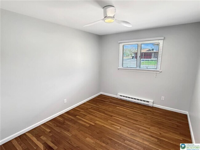 Building Photo - 308 Hemlock Ln