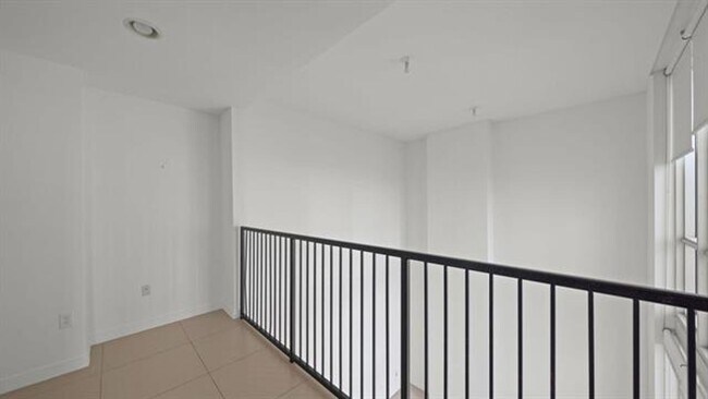 Building Photo - 300 S Biscayne Blvd