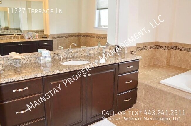 Building Photo - 11227 Terrace Ln