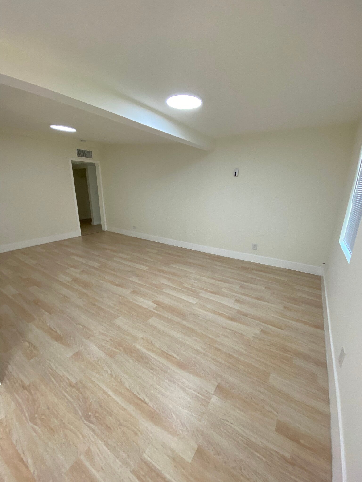 Building Photo - 410 N Glenwood Plz