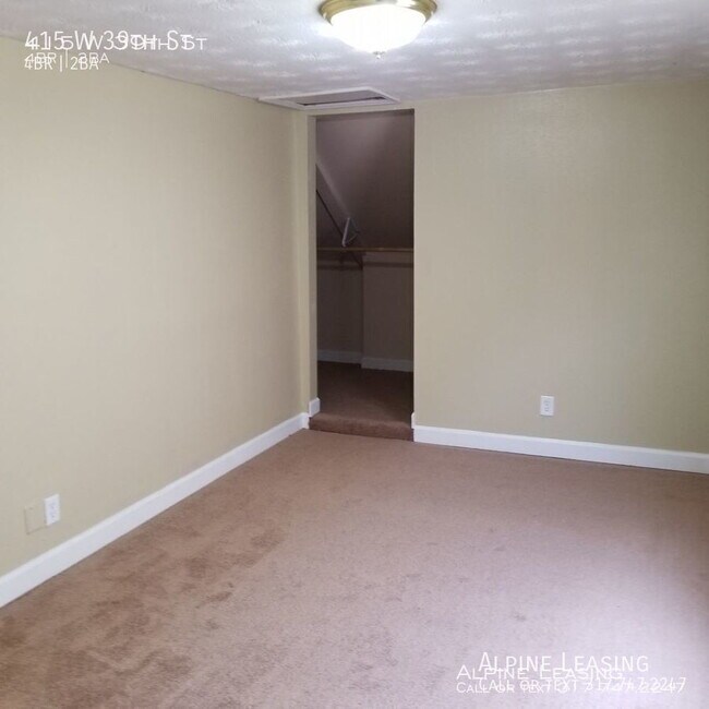 Building Photo - 415 W 39th St