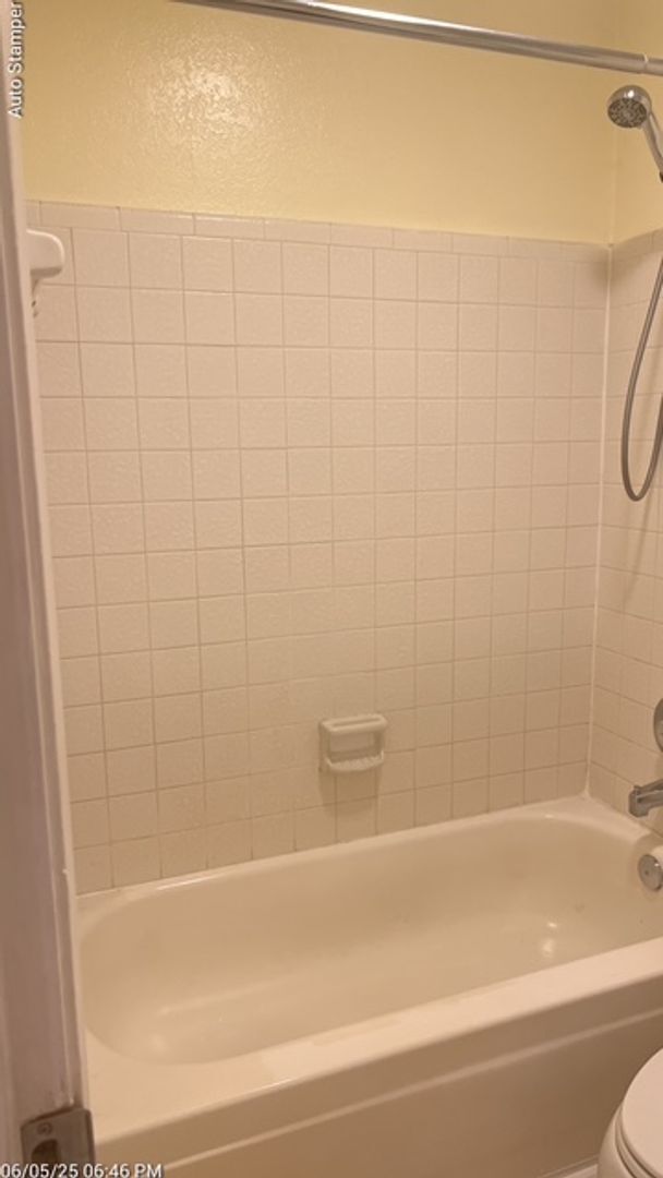 Building Photo - 3900 Glen Knoll Ct
