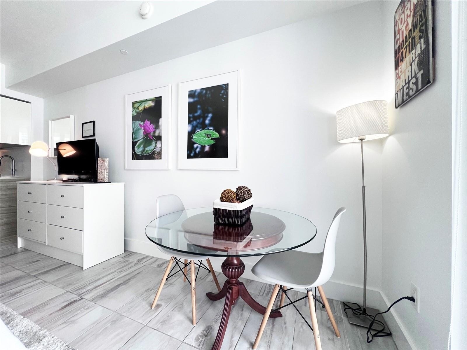 Building Photo - 1300 Brickell Bay Dr