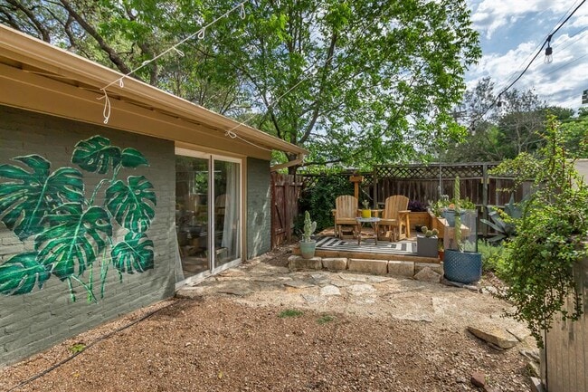 Building Photo - 2809 Rae Dell Ave
