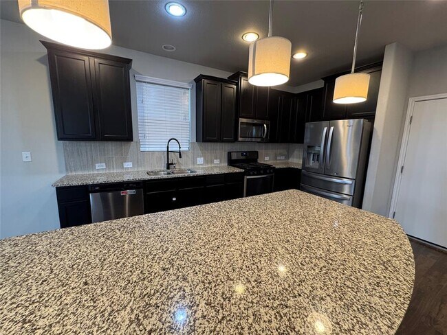 Building Photo - 219 Wapiti Rd