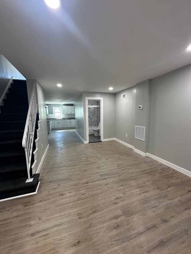 Building Photo - Newly renovated 3 bed/1 bath