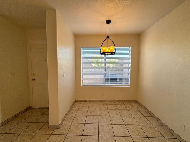 Building Photo - (APPLICATIONS PENDING) West Palmdale Townhouse