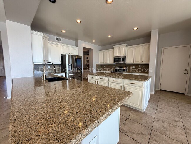 Building Photo - 4287 S Kimberlee Dr
