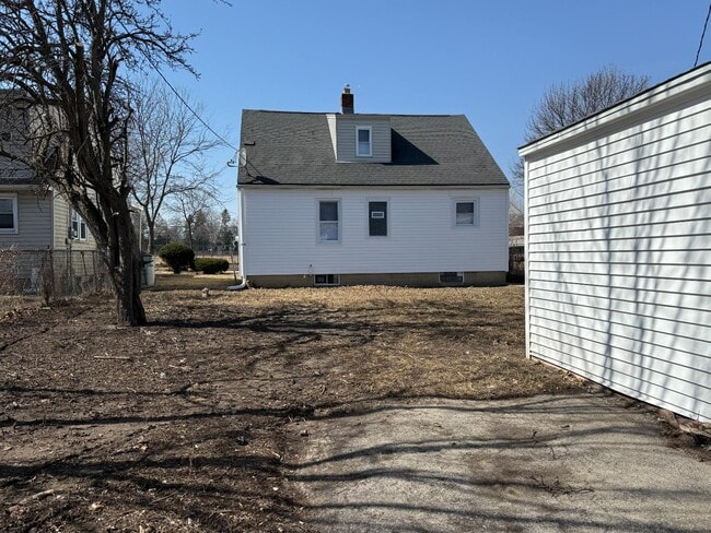 Building Photo - 4924 N 22nd St