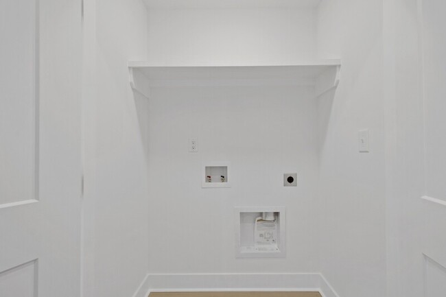 Building Photo - 41 W High St