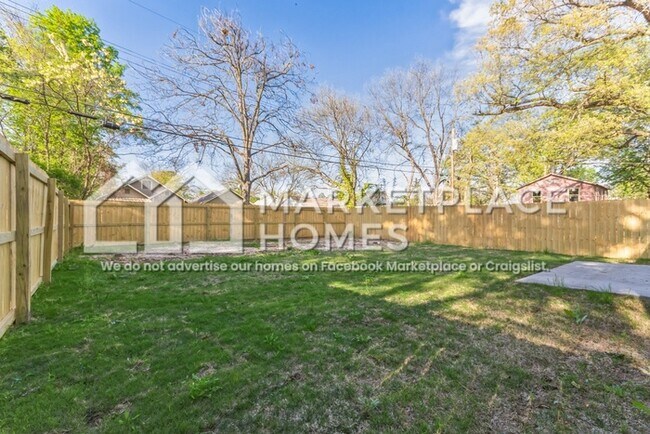 Building Photo - 1519 W 15th St