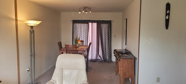 Building Photo - 6106 Hellen Lee Dr