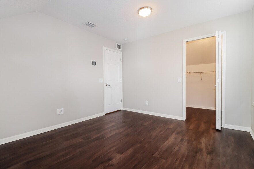 Building Photo - 8541 Hawbuck St