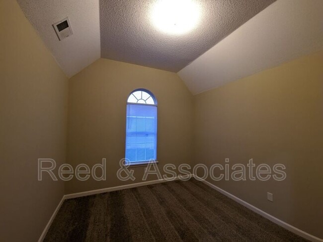 Building Photo - 1578 Far Dr