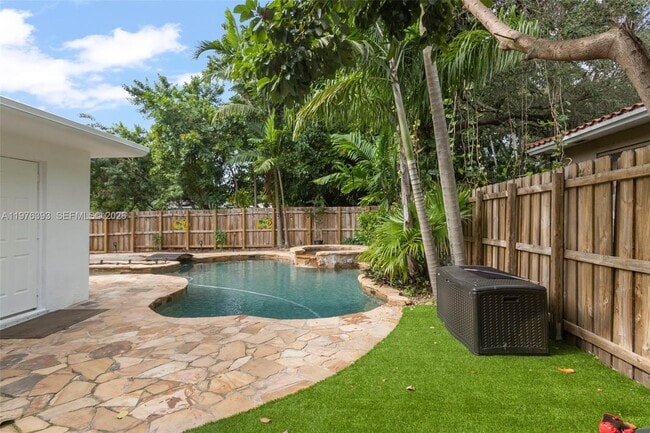 Building Photo - 8700 N Miami Ave