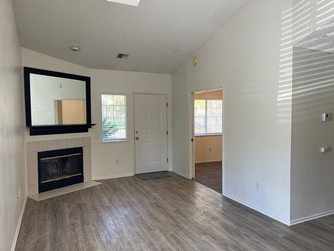 Building Photo - SOUTHWEST BAKERSFIELD **SINGLE STORY**