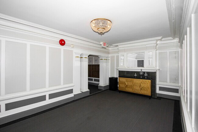 Building Photo - 1025 Sutter