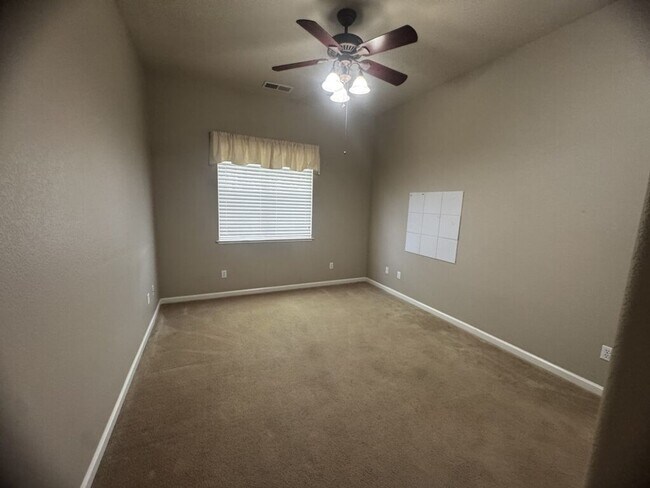 Building Photo - Gated 55+ Community - 2 bedroom/2bathroom
