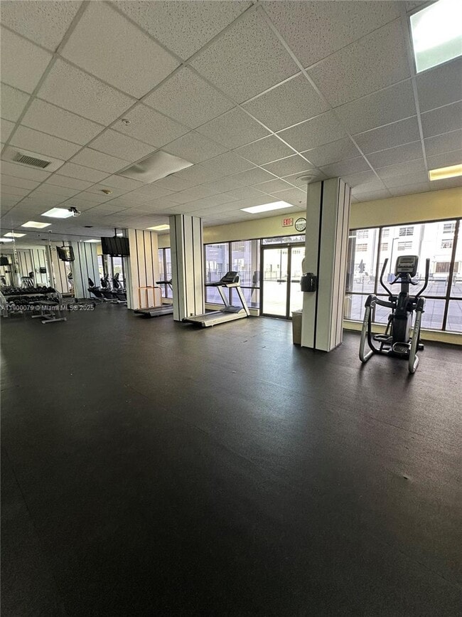 Building Photo - 2750 NE 183rd St