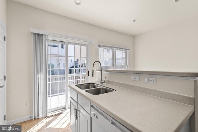 Building Photo - 8831 Ashgrove House Ln