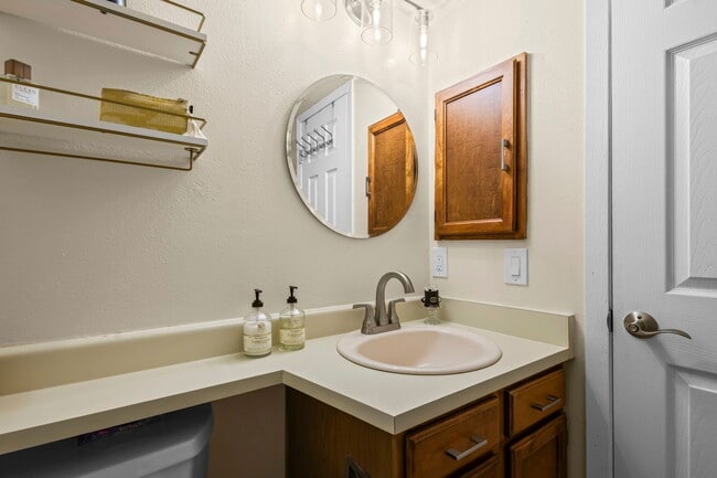 Building Photo - 4233 S Richfield Way