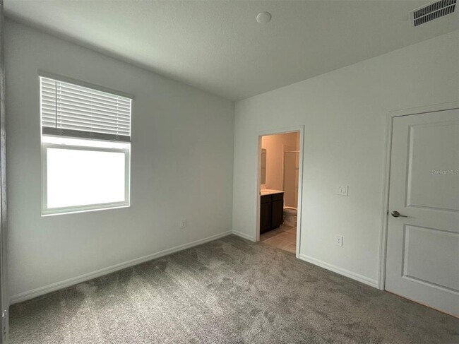 Building Photo - 835 Ofanto Wy