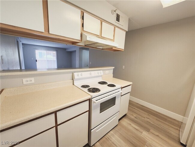 Building Photo - 2750 S Durango Dr