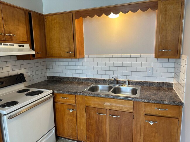 Building Photo - Live in Style at Bellagio East Living I: C...