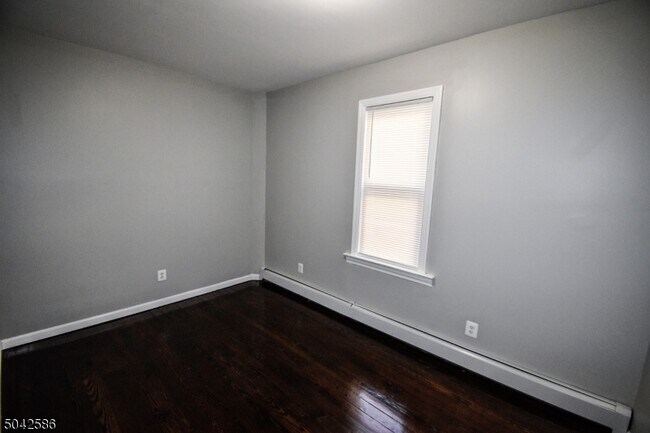 Building Photo - 684 S 20th St