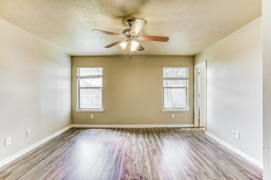 Building Photo - 20639 Tealbrook Dr