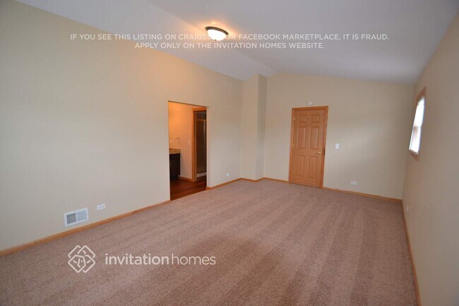 Building Photo - 605 Red Coach Ln