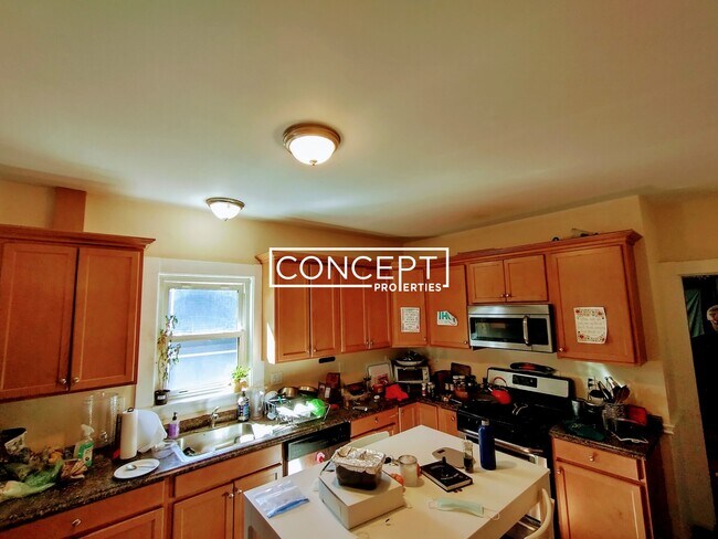 Building Photo - 89 Winthrop St